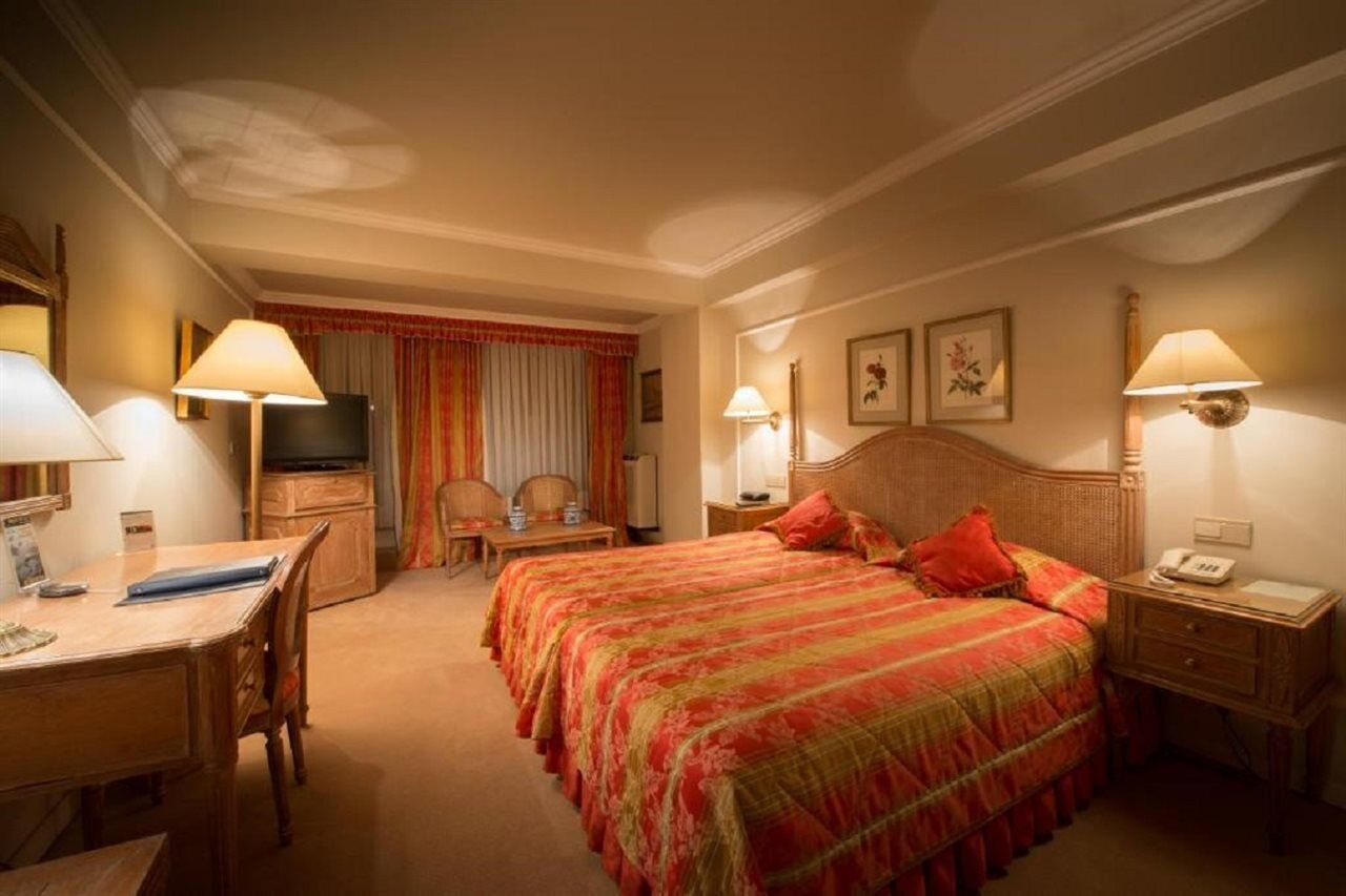 Hotel Manos Stephanie Saint-Gilles Exterior photo